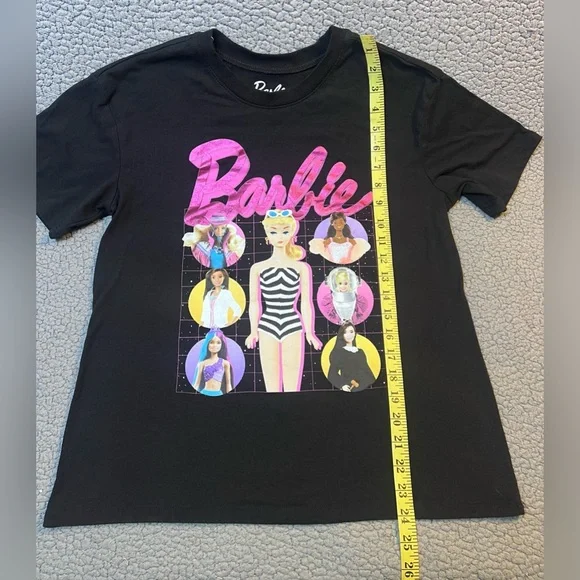 Mattel Barbie Short Sleeve T Shirt Juniors Size Medium Black And Pink - Picture 3 of 7